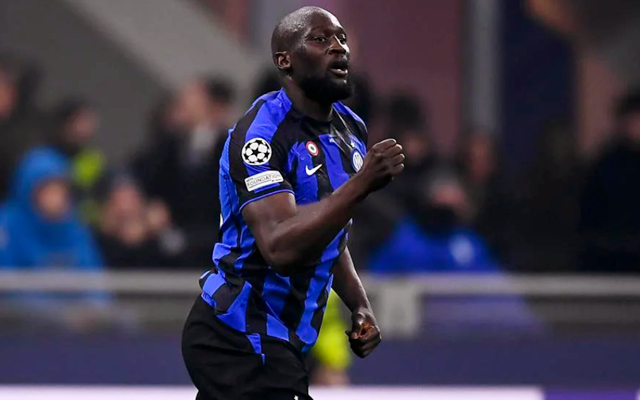 没有技巧全是感情，弗兰克告别演讲深情演唱《月亮代表我的心》