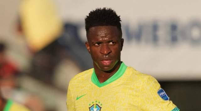 稳得可怕！胡金秋9中8高效拿下19分5板1帽 第三节10分