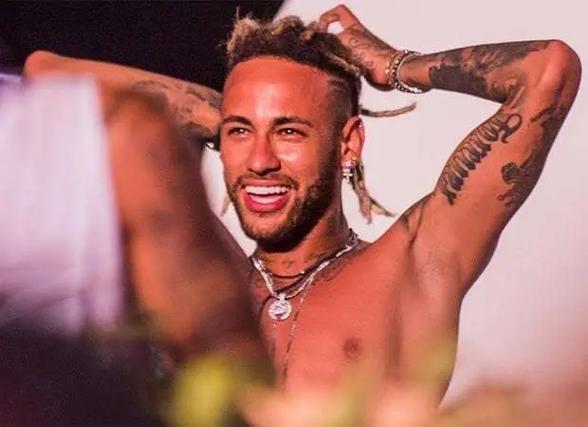 申花客战津门虎：双方均四外援出战，李可首发，阿代米替补