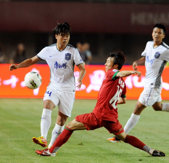 马兹拉维：右中卫和右翼卫都适合我，我能做到兼顾进攻和防守