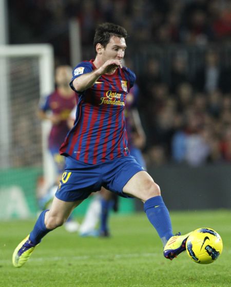 拜仁官方：于帕梅卡诺未进入本轮名单，是因为负荷管理轮休