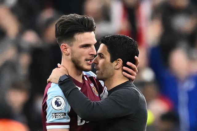 记者：拜仁即将签下17岁的厄瓜多尔中卫奥拉亚