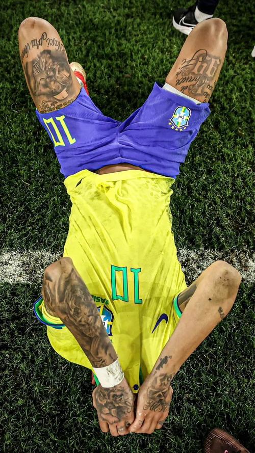 博主：广岛三箭主帅斯基伯目前并不存在去山东泰山的可能性