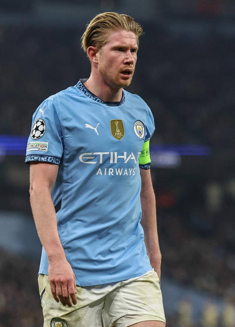 足球中超后卫世界级解围登上热搜