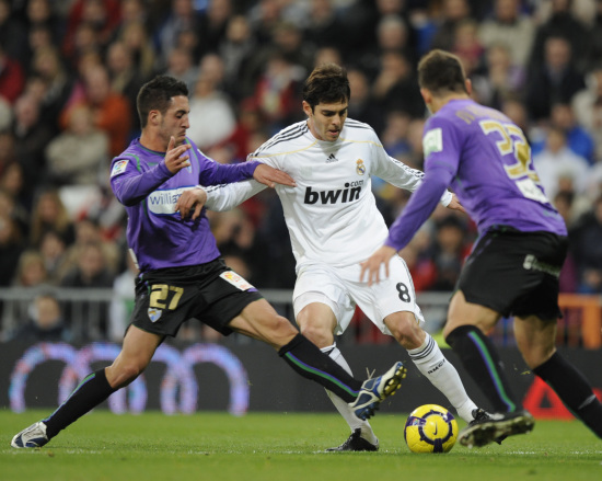 维拉客场4-3逆转布莱顿，终结其英超主场不败纪录，升至第三名。