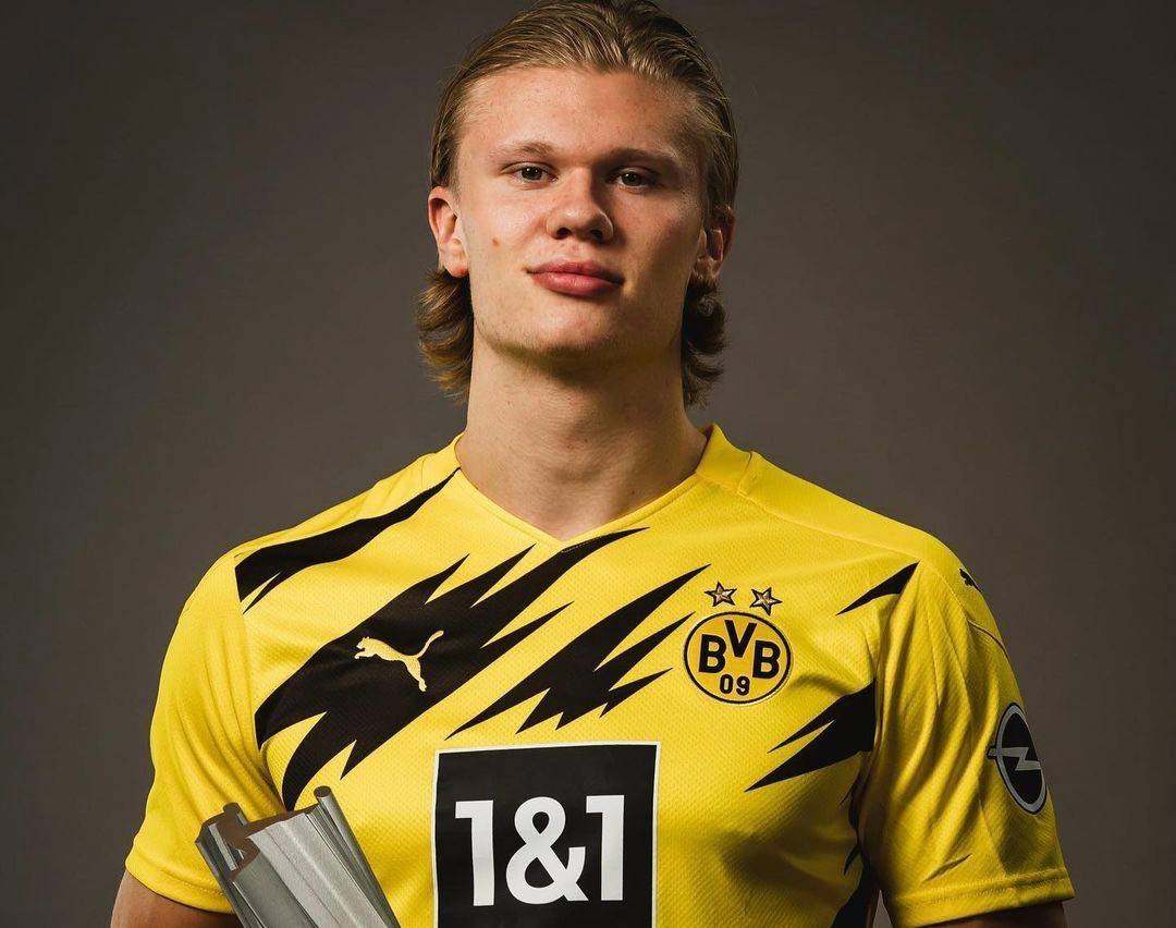 詹姆斯空砍准三双，15篮板大幅刷新个人赛季新高